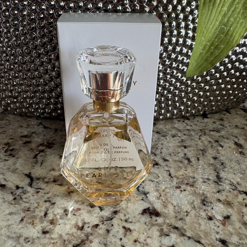 Mary Kay Live Fearlessly Eau De Parfum Perfume